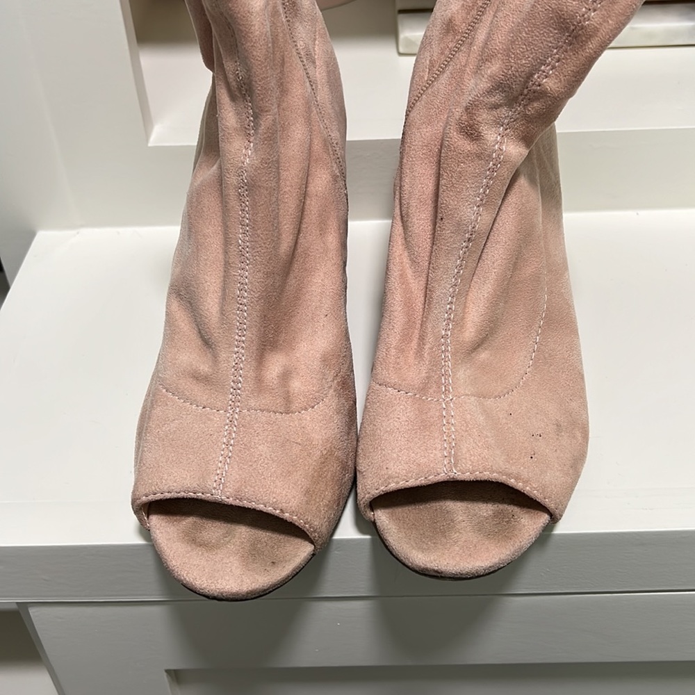 Pink suede booties - Picture 5 of 5